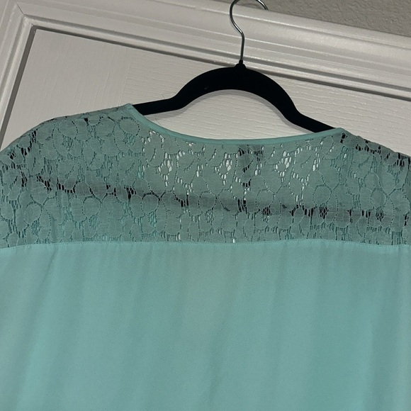 Maurices Teal Blouse with Elegant Design size large - Picture 5 of 5